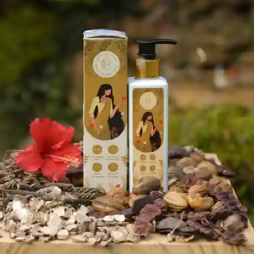 Why Choose  Herbal Oil For Hair: A Natural Treasure Trove For Lustrous Locks